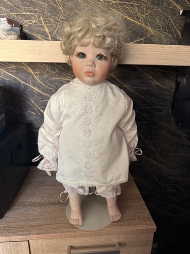 Große künstlerpuppe - große,
