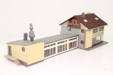 Faller H0 Schreinerei mit Wohn und Geschäftshaus fertig aufgebaut