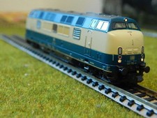 Fleischmann 931902 : DIGITALE DIESELLOK BR 221 132-4 "DB" IN BEIGE TÜRKIS VP DCC