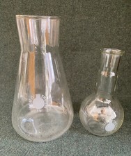 2 Stück: Jenatherm Erlenmeyerkolben 1 L +  Rasotherm 250 ml mit Skalierung