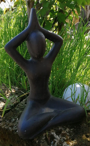 Yoga frau sitzend meditation - yoga,