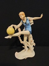 ENS - Art-déco-Tänzerin mit Ball, um 1920