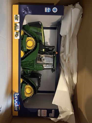 Bruder traktor john - traktor,