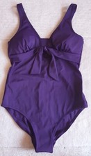 Figurformender lila Badeanzug Gr. 36 – nie getragen