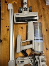 Philips kabelloser Staubsauger Handstaubsauger beutellos, bis zu 40 Min Laufzeit