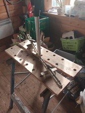 Verlegezange für Gehwegplatten auch geeignet für Rasenkantensteine