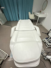 Elektrische kosmetikliege weiß, eine Theke weiß marmoriert und  Louge