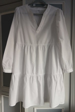 Weißes SOMMERKLEID aus