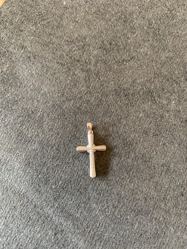 Diamant-Kreuz-Kettenanhänger