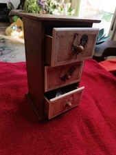 Kleines Küchenschränkchen