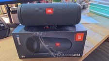 JBL Flip Essential 2 Tragbarer Bluetooth-Lautsprecher + ein In Ear Kopfhörer
