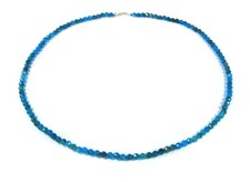 Halskette aus Apatit in