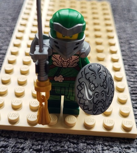 Lego minifigur hero lloyd - minifigur,