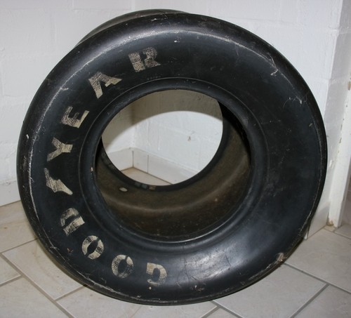Neuer slickreifen goodyear - 1,