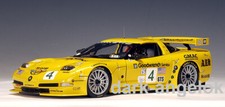 1:18 AUTOart 80207 Chevrolet Corvette C5R 2002 # 4 Alms Road America 500 Winner