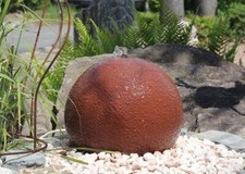 Quellstein Sandstein Kugel 50cm Naturstein Gartenbrunnen Springbrunnen Set