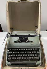 Olympia Reiseschreibmaschine