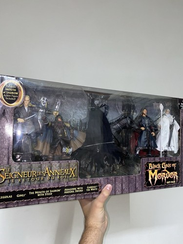 Black gate mordor - black,