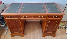 Attraktiver, kompakter Schreibtisch, 1,25 m breit