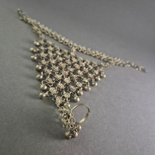 Antikes marokkanisches Handkettchen – Traditioneller Berber-Schmuck