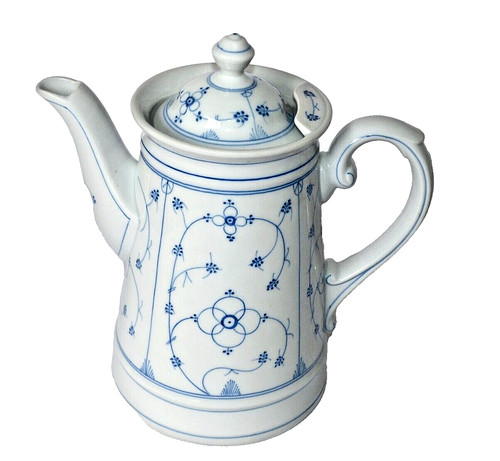 Antike kaffeekanne a - kaffeekanne,