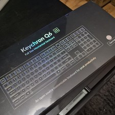 Keychron Q6 Wired Mechanical Keyboard DE - RGB Backlight - Brown Switches - Knob