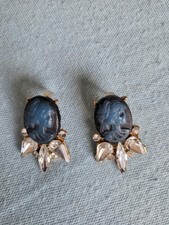 neuwertige Ohrstecker .. blau und Kristallsteine .