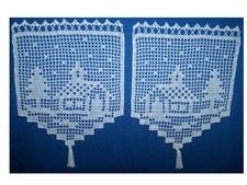 Häkelgardine Handarbeit Weihnacht, Winter Kleines Haus mit Tanne, weiß, 2 Stück 