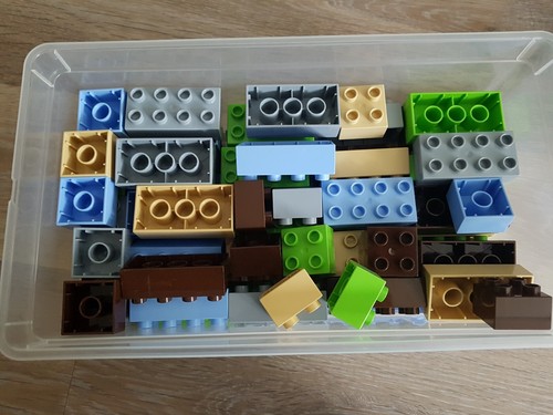 Kompartible spielbausteine mit - kompartible,