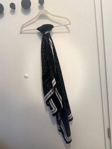 Black and white - scarf, /