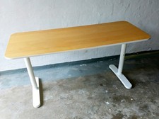 Schreibtisch IKEA Bekant 60 x 140 cm, höhenverstellbar, Platte Holznachbildung