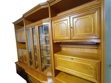 Drei teiliger Vitrinenschrank