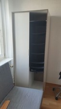 Kleiderschrank gebraucht, eine Schiebetür fehlt, 2m Hoch, 0,8m Breit