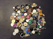 270 g Knöpfe Konvolut Knopfmischung - viele Farben und Größen