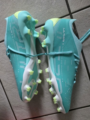Fußballschuhe der marke puma - fußballschuhe,