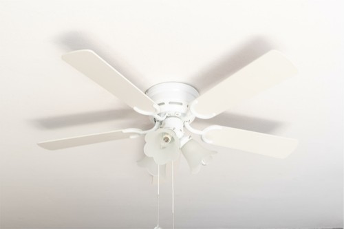 Flacher deckenventilator mit - flacher,