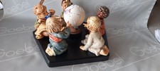 Hummel Figuren. Hummelfiguren . Göbelfiguren  KInder der Welt. USA