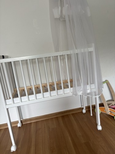 Weißes beistellbett aus holz - beistellbett,