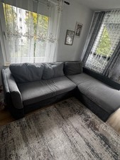 Graues Sofa mit Schlaffunktion, 3-Sitzer
