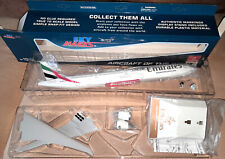 Emirates - Boeing 777-300ER  - 1:200 SkyMarks SKR727 Modell - Defekt für Bastler