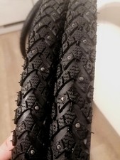 Paar Reifen, Mäntel, Stollen