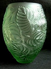 NEUWERTIG VASE GRÜN KRISTALL