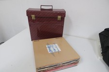 Schallplattenalbum mit 32 LPs