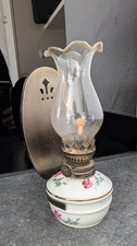 Vintage - Dekoration - schöne Öllampe - zum Hängen - Porzellan - Glas - Wand