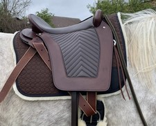 Barock- / Vaquerosattel auf Westerngrundlage