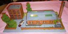 Diorama N/1:160 Gebäude Fabrikhalle Maschinenfabrik Figuren - patiniert