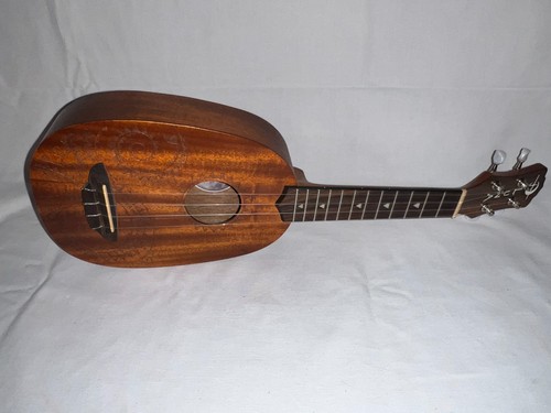 Luna tattoo ukulele - ukulele, –