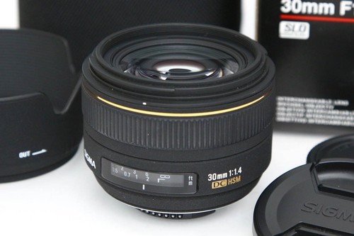 Sigma 30mm dc - 30mm, hsm