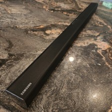 Samsung Sound Bar HW-J550 w/