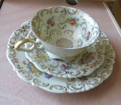 Tasse mit untertasse und - tasse,